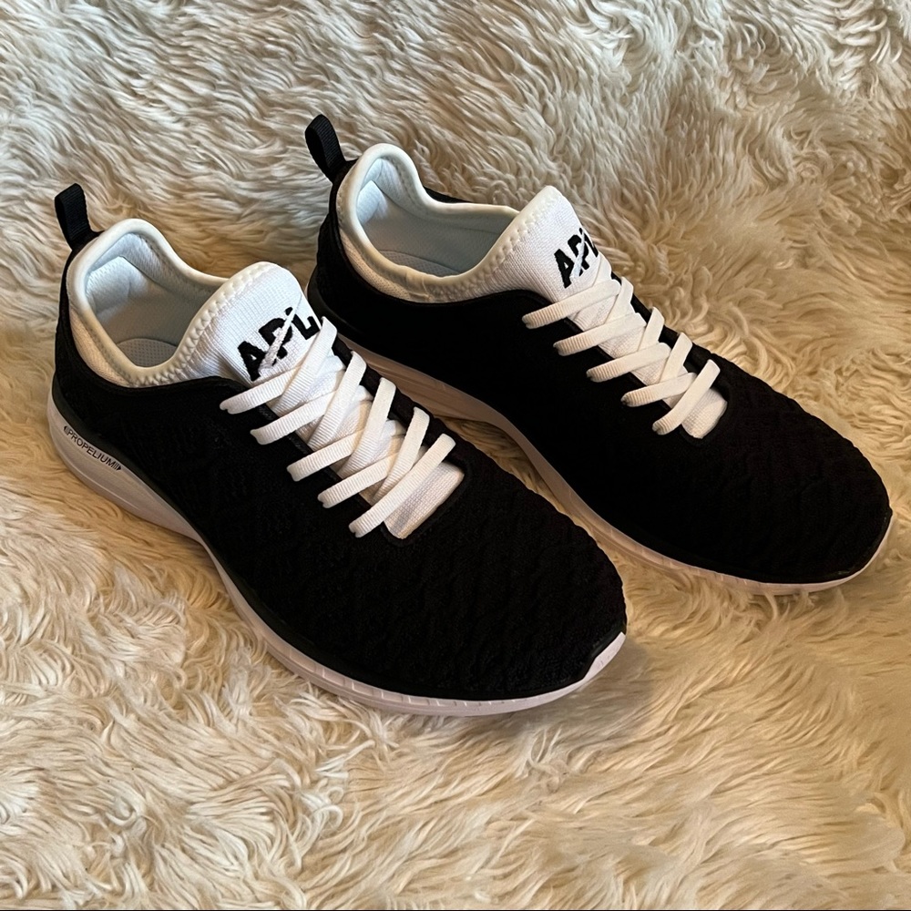 APL Techloom Phantom in Black/White - Size 10